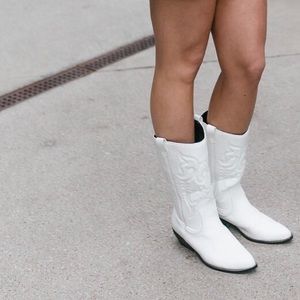 Soda white cowboy boots calf boot 9